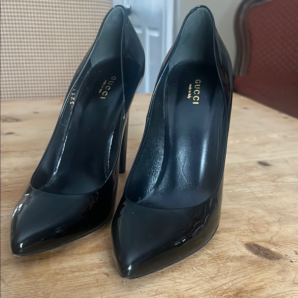 Gucci Black Stiletto Heels Classic Design